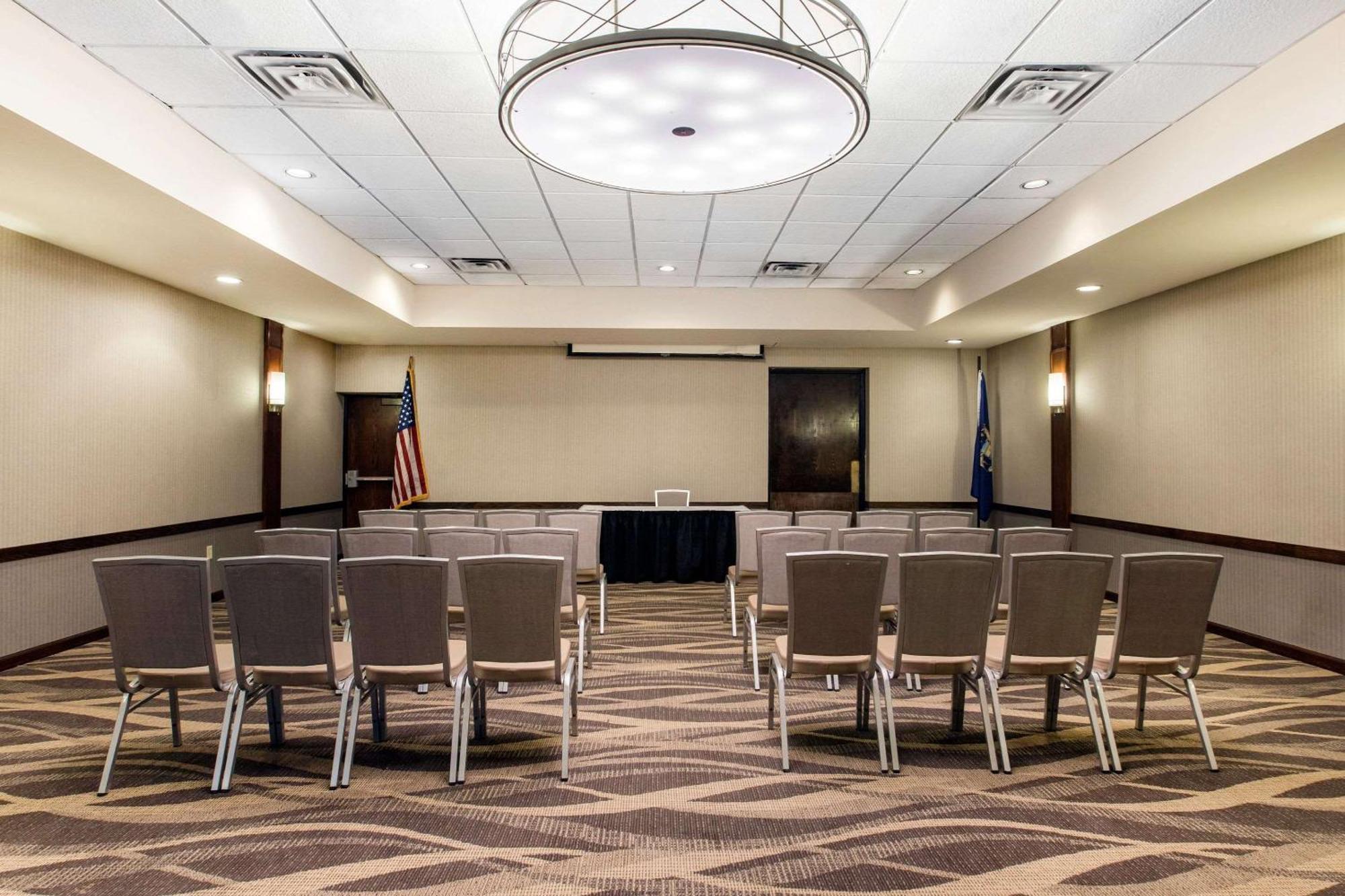 Radisson Hotel Grand Rapids Riverfront Zewnętrze zdjęcie