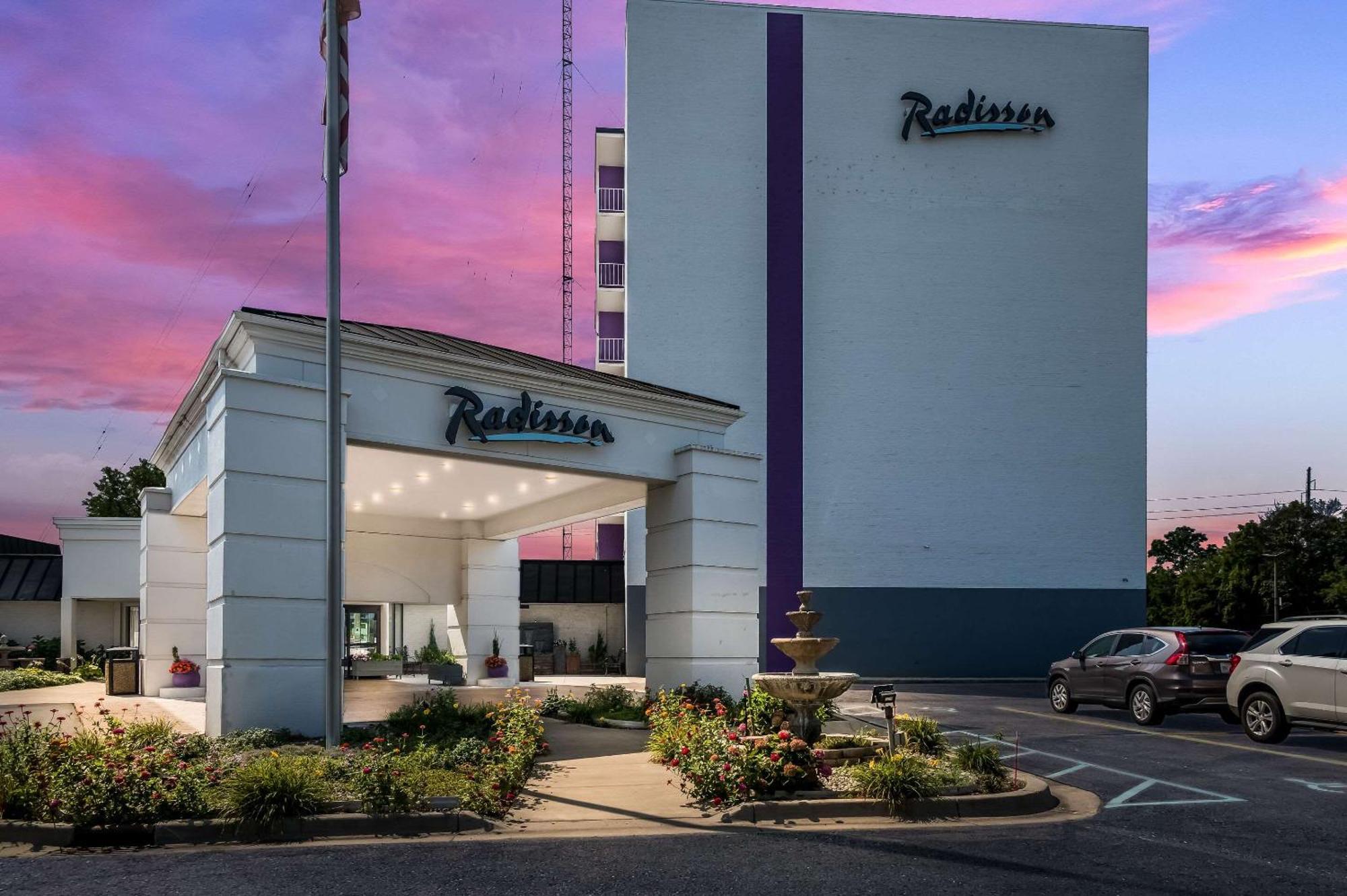 Radisson Hotel Grand Rapids Riverfront Zewnętrze zdjęcie