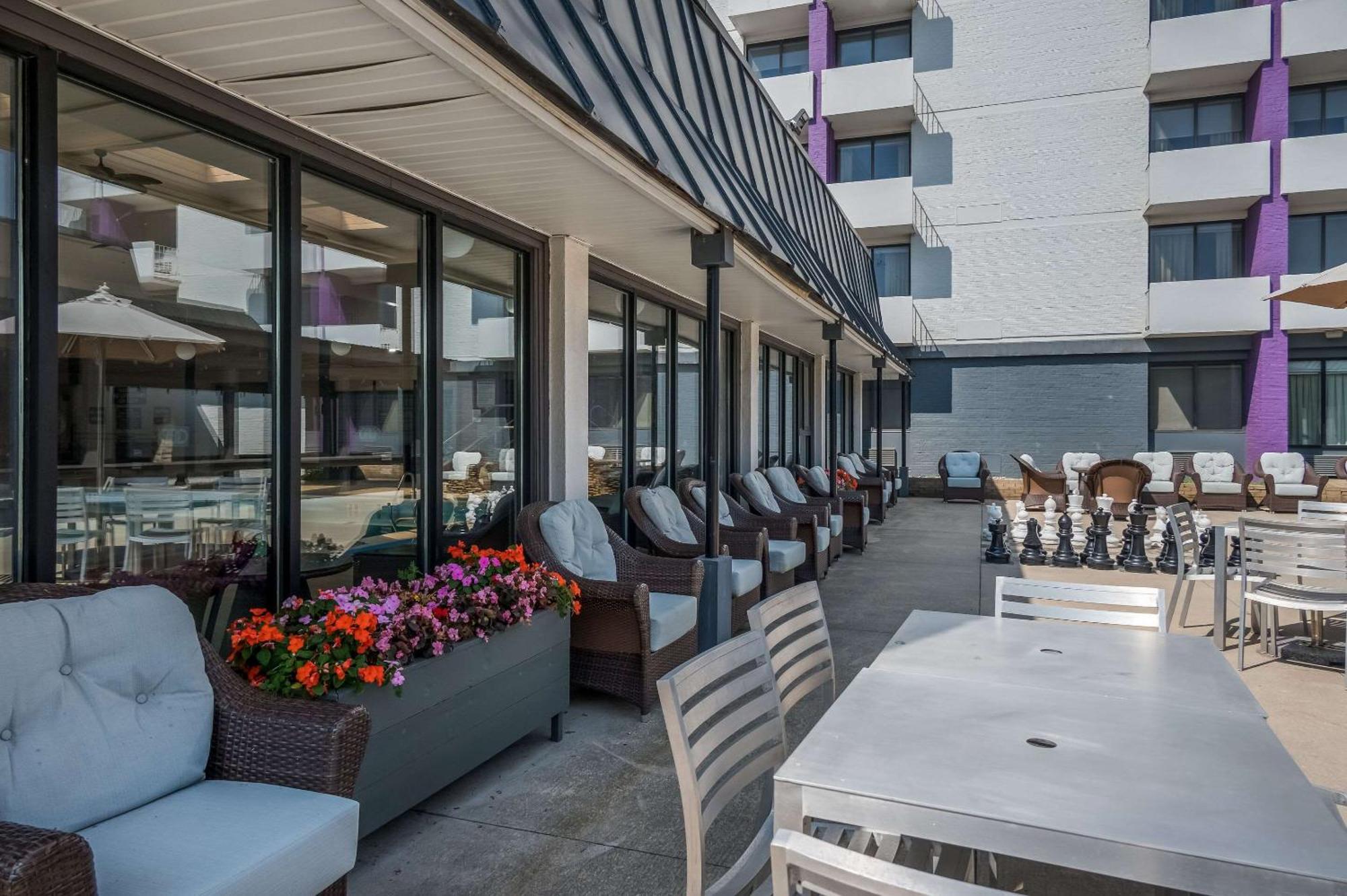Radisson Hotel Grand Rapids Riverfront Zewnętrze zdjęcie