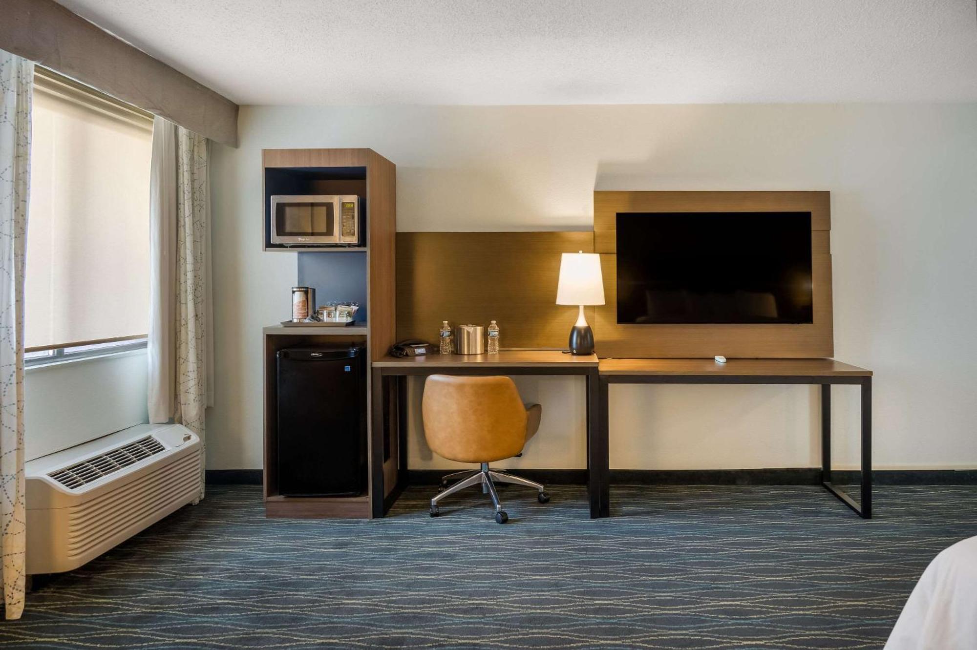 Radisson Hotel Grand Rapids Riverfront Zewnętrze zdjęcie